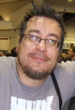 Photo of Simon Bisley