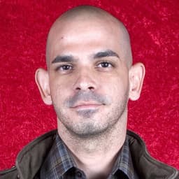 Photo of Kenneth Rocafort